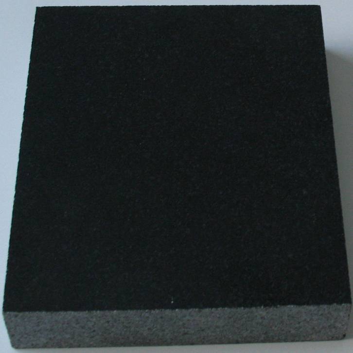Wandfliesen aus schwarzem Granit
