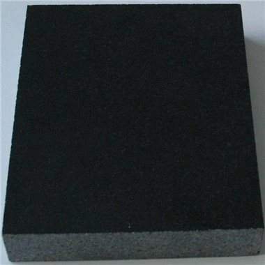 Wandfliesen aus schwarzem Granit