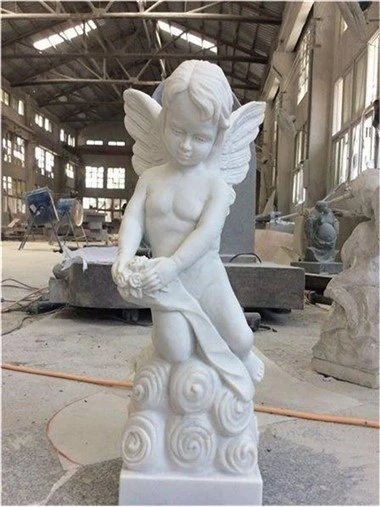 Cherub-Statue aus Marmor