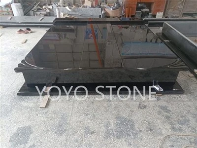 Doppelgrabsteine ​​aus schwarzem Granit